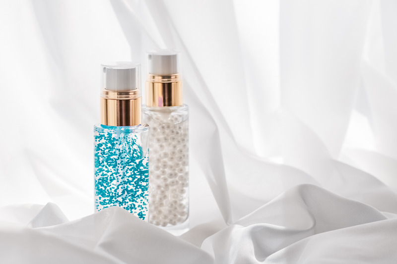 Serum i primer za njegu pomažu u pomlađivanju kože.