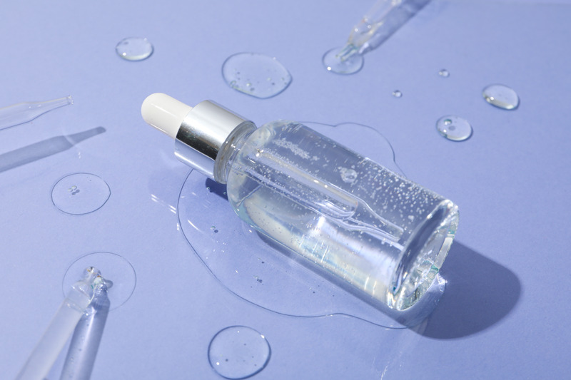 Hijaluronski serum odličan je za hidraciju i elastičnost lica.