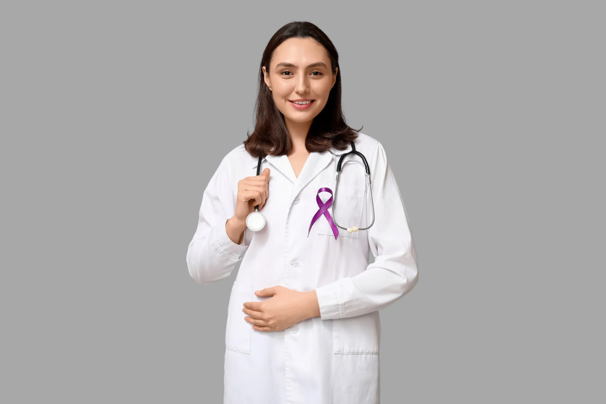 Liječnica s ljubičastom vrpcom, simbolom raka gušterače.