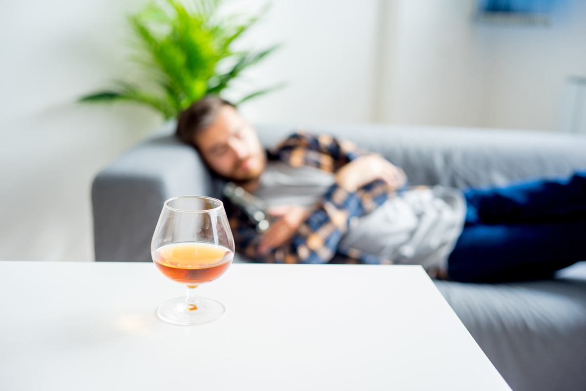 Alkoholizirani muškarac